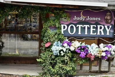 judy jones pottery sign