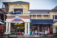 hollywood star cars museum in gatlinburg