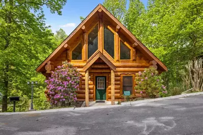 Black Bear Lodge cabin in Gatlinburg