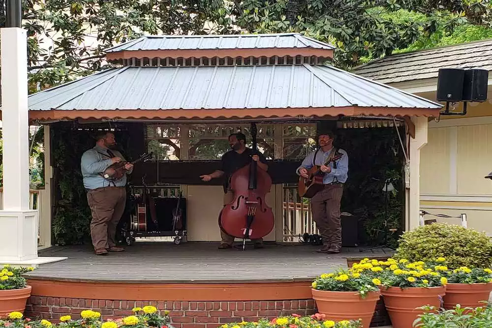 string band playing at a gazebo at Dollywood