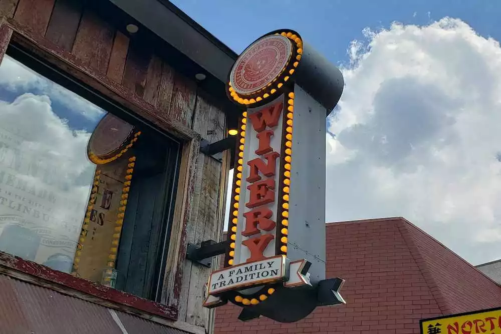 Tennessee Homemade Wines sign